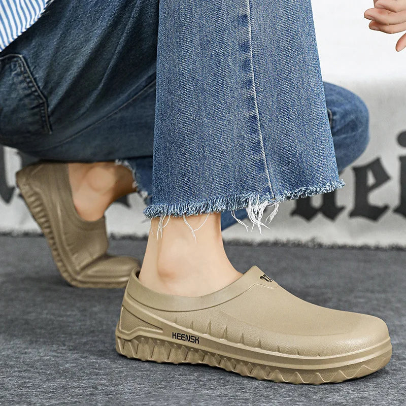 High Quality New Oil-proof Chef Shoes Men's Anti-slip Casual Sandals Mens Slip-on EVA Waterproof Shoes for Men Outdoor Work Shoe